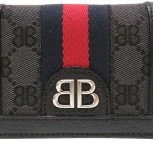 Authenticity Guarantee Balenciaga Hacker
Project Bifold Wallet